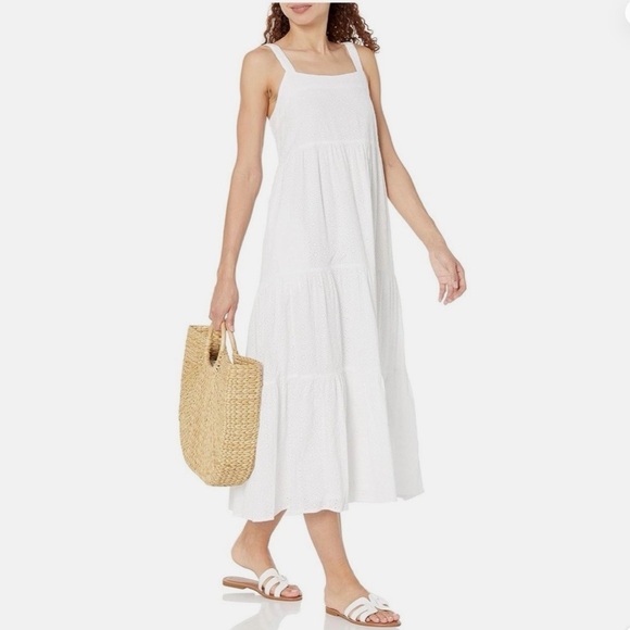 Elegant White Maxi Dress - Picture 2 of 5